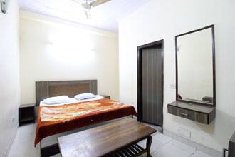Hotel Astoria, New Delhi 3